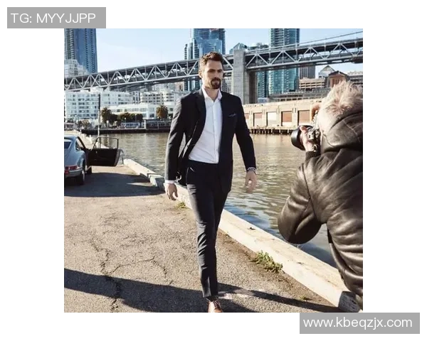 足球明星的魅力与时尚男模的完美结合展现运动与风格的双重魅力